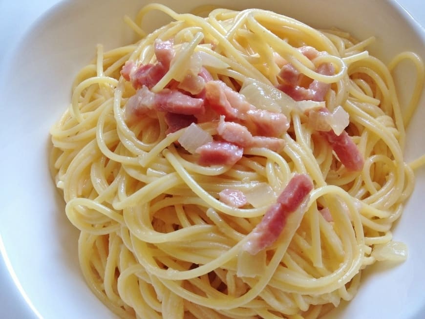Espaguetis con carbonara auténtica